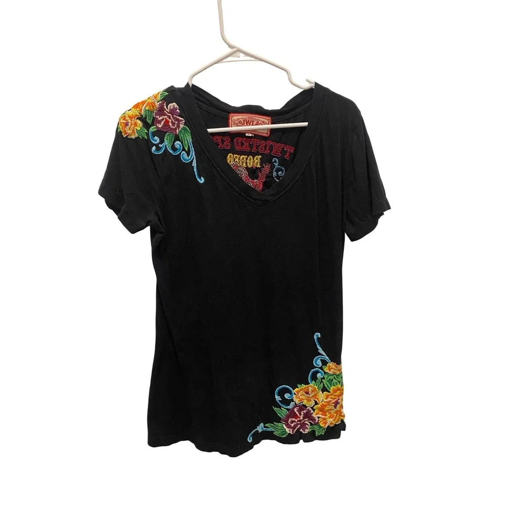 JWLA Johnny Was Black Embroidered Twisted Spur Rodeo Colorado V-Neck T-Shirt L - Picture 2 of 9